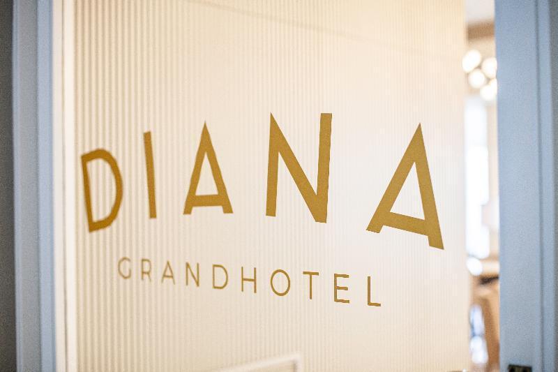 Diana Grand Hotel อาลัสซิโอ ภายนอก รูปภาพ